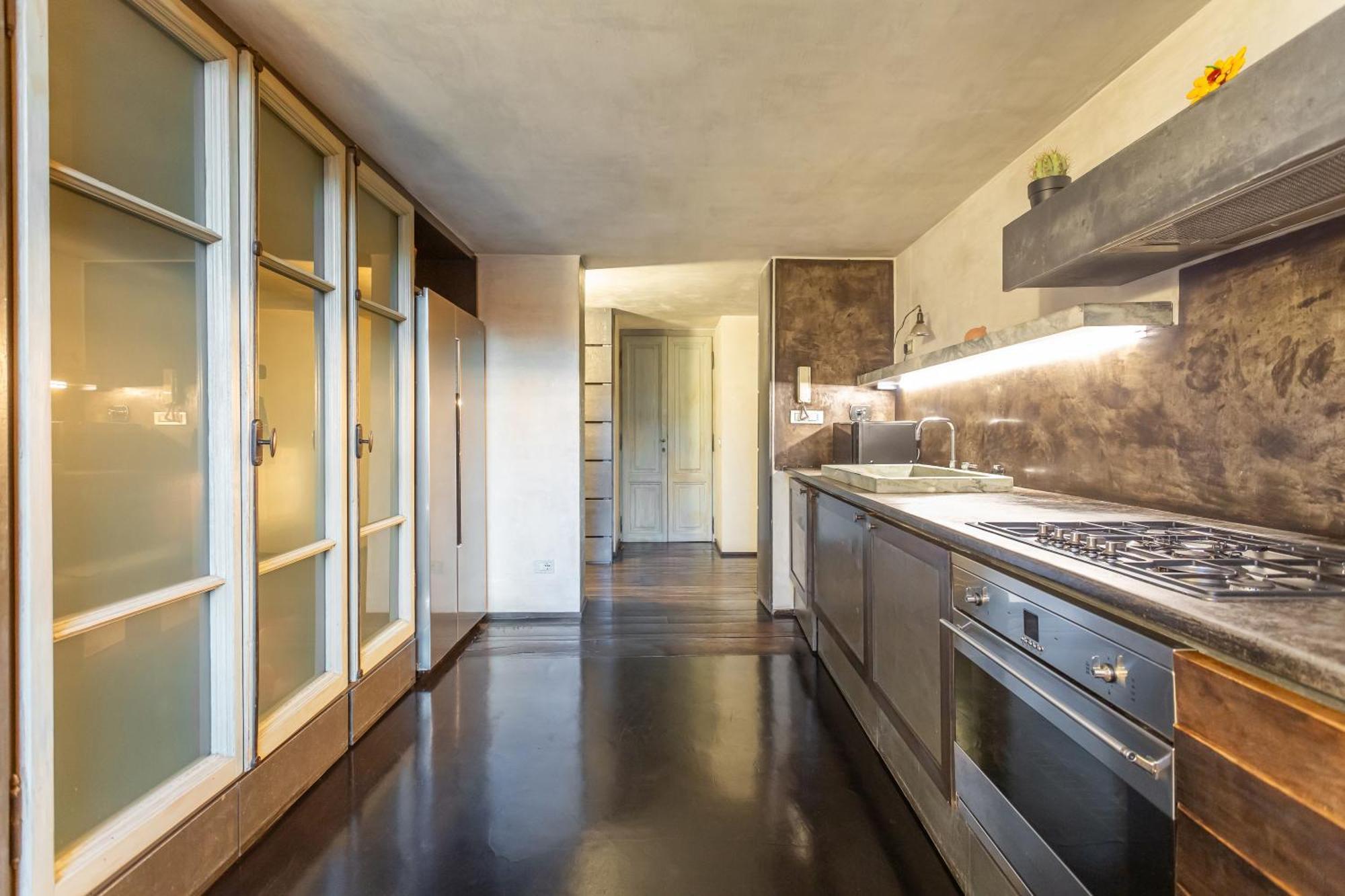 Iconic Apartment With Unique Colosseum View Rome Exterior photo